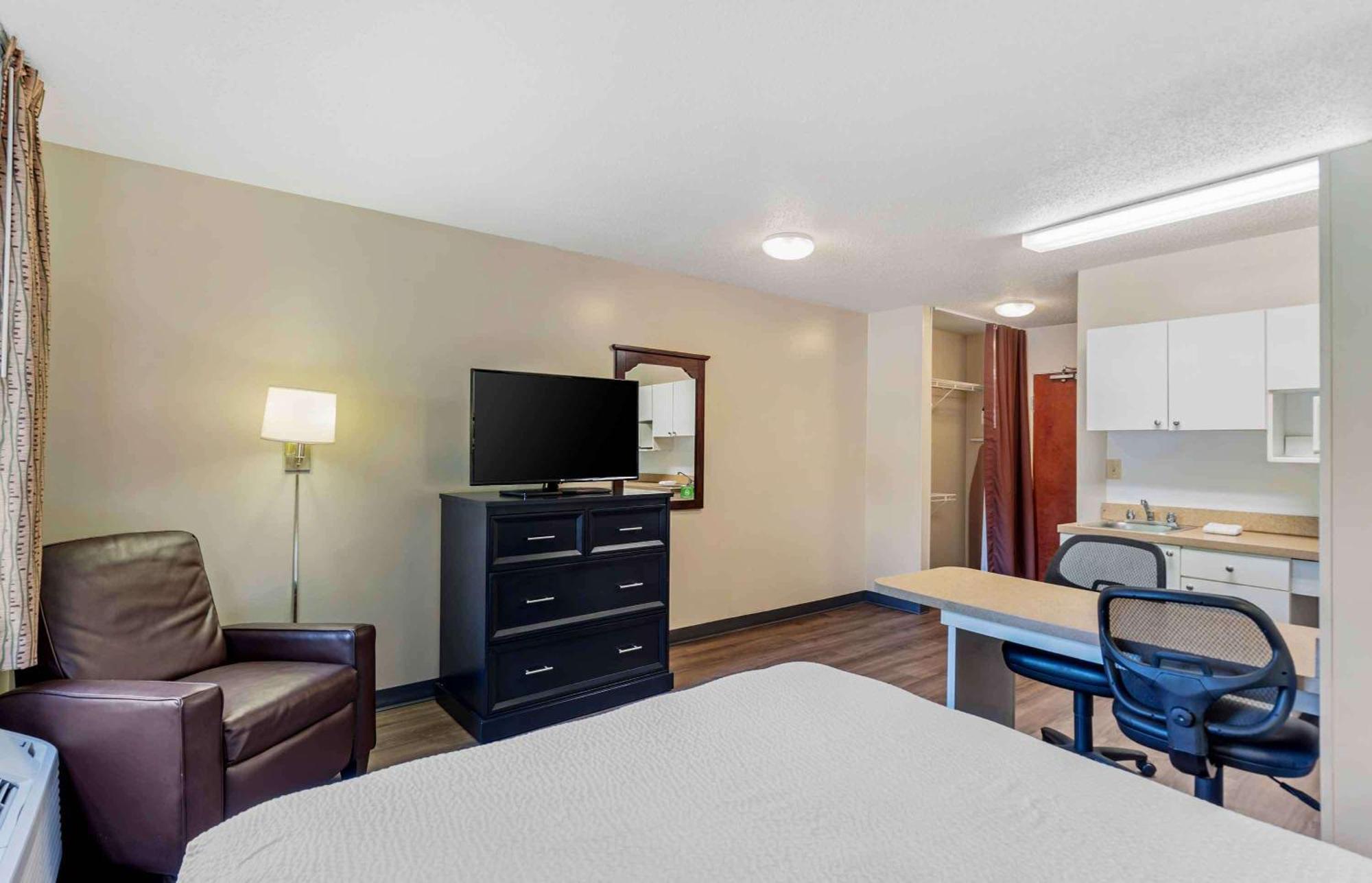 Extended Stay America Select Suites - Chicago - Rolling Meadows Exterior photo